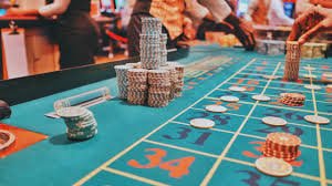 Studio live roulette pika slot dengan dealer profesional dan roda standar